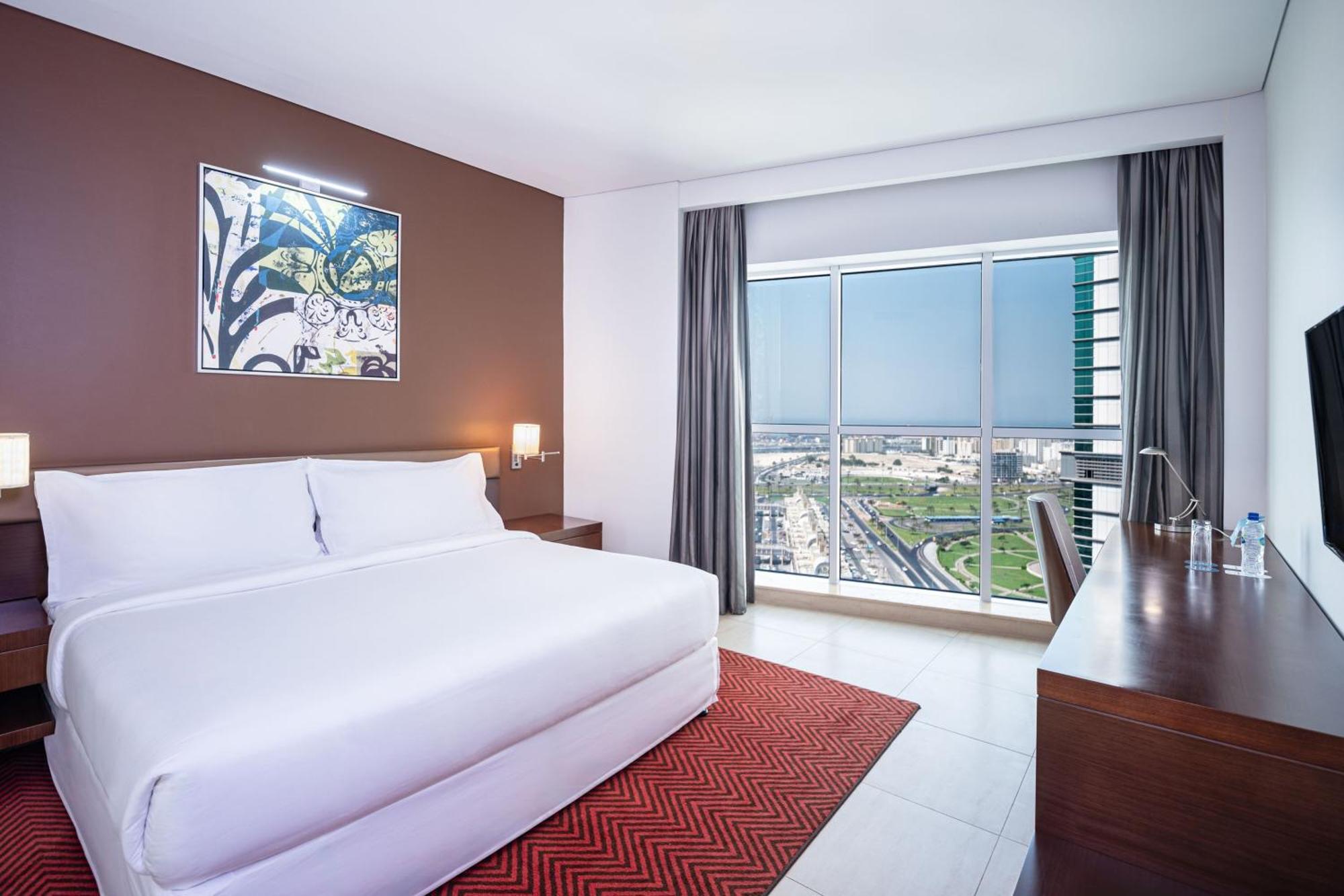 Four Points By Sheraton Отель